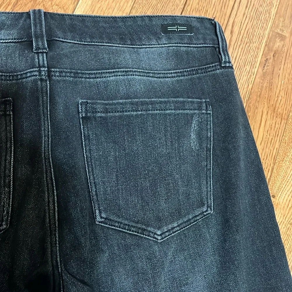 Liverpool LA Black Sadie Straight Jeans Destructed Let Down Hem Sz 8/29